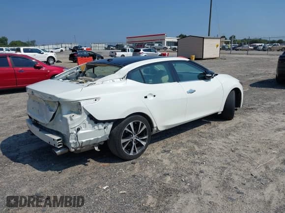 ✅ 2018 Nissan Maxima SV • VIN: 1N4AA6AP6JC397428 • Lot: 43017028. Wystawiony na IAAI z przebiegiem 33 456 mil. Bezpłatny archiwum sprzedaży aukcyjnych z USA i szczegółowy raport historii pojazdu na DreamBid. Zdjęcie 4.