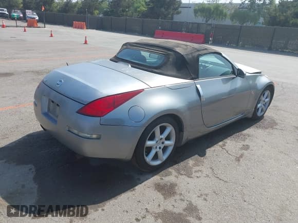 ✅ 2004 Nissan 350Z Enthusiast • VIN: JN1AZ36A74T011077 • Лот: 42603084. Опубликован ранее на IAAI с пробегом 179 479 миль. Бесплатный доступ к архиву аукционных продаж из США и подробный отчёт об истории автомобиля на DreamBid. Изображение 4.
