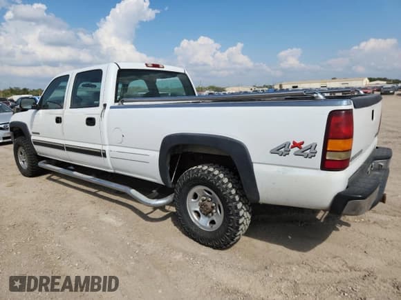 ✅ 2001 Chevrolet Silverado 2500HD LT3 • VIN: 1GCHK23G81F159784 • Lot: 87301105. Listed on Copart with 214,793 mi. Free auction sales archive from the USA and detailed vehicle history report at DreamBid. Image 2.