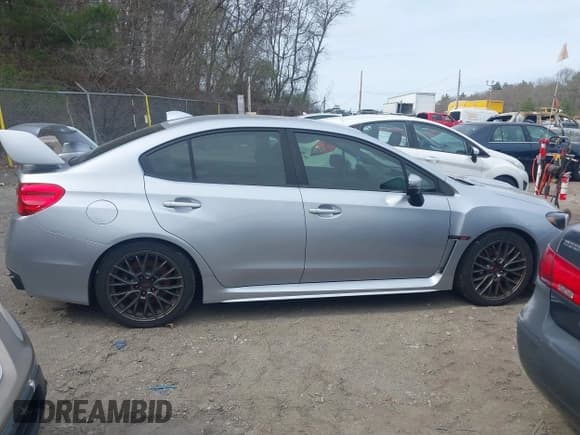 ✅ 2015 Subaru WRX STI • VIN: JF1VA2L61F9815381 • Lot: 42071654. Wystawiony na IAAI z przebiegiem 121 020 mil. Bezpłatny archiwum sprzedaży aukcyjnych z USA i szczegółowy raport historii pojazdu na DreamBid. Zdjęcie 13.