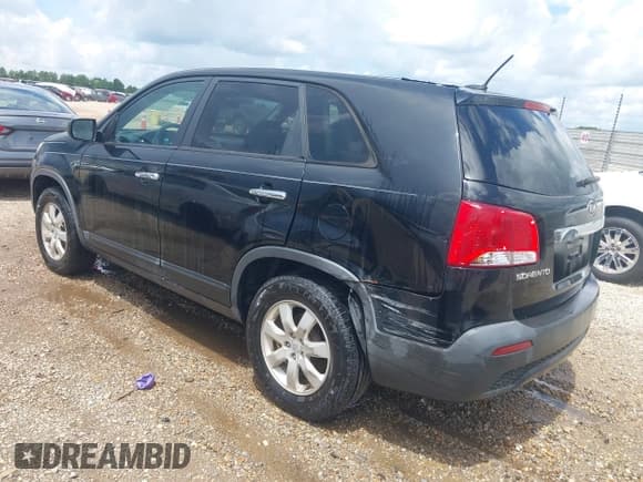 ✅ 2011 Kia Sorento LX • VIN: 5XYKT3A15BG149896 • Lot: 42840384. Listed on IAAI with 183,629 mi. Free auction sales archive from the USA and detailed vehicle history report at DreamBid. Image 3.