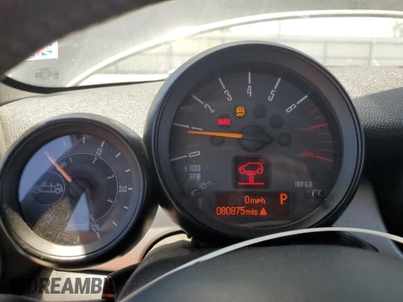 ✅ 2015 MINI Convertible • VIN: WMWZN3C56FT862063 • Lot: 65418985. Wystawiony na Copart z przebiegiem 80 875 mil. Bezpłatny archiwum sprzedaży aukcyjnych z USA i szczegółowy raport historii pojazdu na DreamBid. Zdjęcie 9.