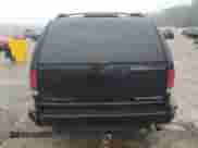 1995 Chevrolet Blazer z VIN 1GNCS13W5S2165022, wystawiony jako Copart lot #58006505 z przebiegiem 318 061 mil mil oraz Szkoda całkowita • Salvage title. Historia ofert i sprzedaży dostępna na DreamBid. Obrazek 6.