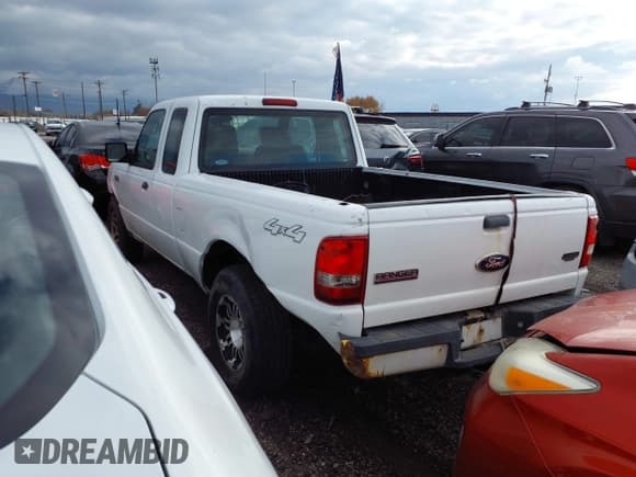 ✅ 2011 Ford Ranger XLT • VIN: 1FTLR4FE0BPA33023 • Lot: 43753346. Wystawiony na IAAI z przebiegiem 207 689 mil. Bezpłatny archiwum sprzedaży aukcyjnych z USA i szczegółowy raport historii pojazdu na DreamBid. Zdjęcie 3.
