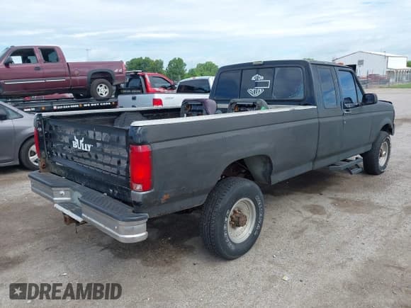 ✅ 1993 Ford F-250 • VIN: 1FTHX26GXPKA13660 • Lot: 42615045. Listed on IAAI with Not provided. Free auction sales archive from the USA and detailed vehicle history report at DreamBid. Image 4.