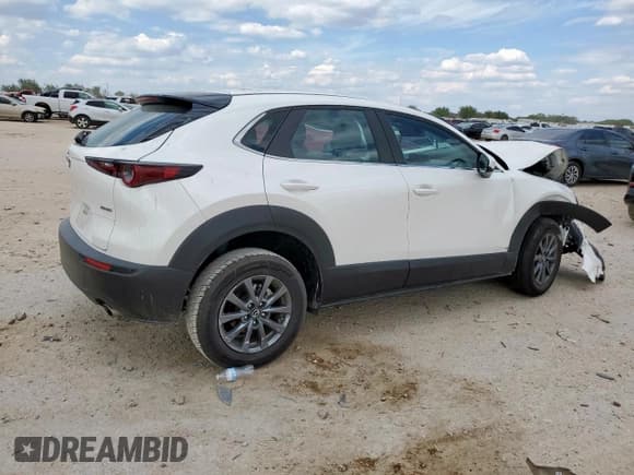 ✅ 2021 Mazda CX-30 S • VIN: 3MVDMAAL4MM272699 • Лот: 81346995. Опубликован ранее на Copart с пробегом Не указан. Бесплатный доступ к архиву аукционных продаж из США и подробный отчёт об истории автомобиля на DreamBid. Изображение 3.