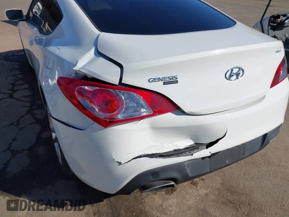 ✅ 2011 Hyundai Genesis Coupe Track • VIN: KMHHU6KH8BU059348 • Lot: 41648288. Wystawiony na IAAI z przebiegiem 47 197 mil. Bezpłatny archiwum sprzedaży aukcyjnych z USA i szczegółowy raport historii pojazdu na DreamBid. Zdjęcie 6.