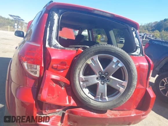 ✅ 2008 Toyota RAV4 Sport • VIN: JTMBK32V186035992 • Lot: 43409385. Listed on IAAI with 178,997 mi. Free auction sales archive from the USA and detailed vehicle history report at DreamBid. Image 6.