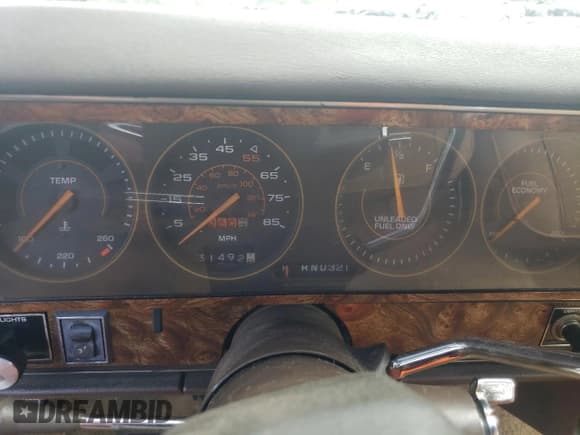 ✅ 1982 Chevrolet Caprice • VIN: 2G1AN35HXC1237392 • Лот: 69453243. Опубликован ранее на Copart с пробегом 31 492 миль. Бесплатный доступ к архиву аукционных продаж из США и подробный отчёт об истории автомобиля на DreamBid. Изображение 9.