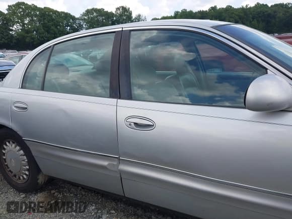 ✅ 1999 Buick Park Avenue Ultra • VIN: 1G4CU5212X4615667 • Lot: 42641443. Listed on IAAI with 154,374 mi. Free auction sales archive from the USA and detailed vehicle history report at DreamBid. Image 13.