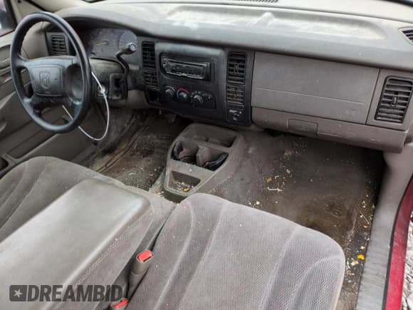 ✅ 2001 Dodge Dakota • VIN: 1B7GL22X41S256594 • Lot: 43012935. Wystawiony na Copart z przebiegiem 217 179 mil. Bezpłatny archiwum sprzedaży aukcyjnych z USA i szczegółowy raport historii pojazdu na DreamBid. Zdjęcie 8.