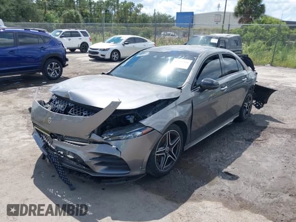 ✅ 2019 Mercedes-Benz A 220 • VIN: WDD3G4EB3KW002177 • Lot: 43245966. Wystawiony na IAAI z przebiegiem 108 342 mil. Bezpłatny archiwum sprzedaży aukcyjnych z USA i szczegółowy raport historii pojazdu na DreamBid. Zdjęcie 2.