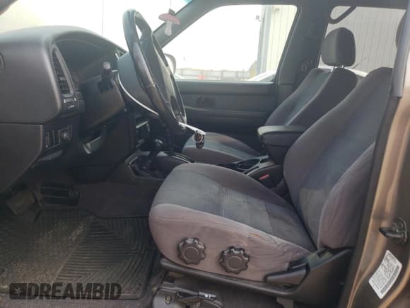 ✅ 2001 Nissan Pathfinder LE • VIN: JN8DR09Y81W605290 • Lot: 69449044. Wystawiony na Copart z przebiegiem 178 569 mil. Bezpłatny archiwum sprzedaży aukcyjnych z USA i szczegółowy raport historii pojazdu na DreamBid. Zdjęcie 7.