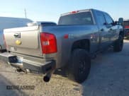 ✅ 2014 Chevrolet Silverado 2500HD LT • VIN: 1GC1KXE88EF160895 • Lot: 43581202. Wystawiony na IAAI z przebiegiem 299 042 mil. Bezpłatny archiwum sprzedaży aukcyjnych z USA i szczegółowy raport historii pojazdu na DreamBid. Zdjęcie 4.