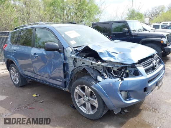 ✅ 2010 Toyota RAV4 Sport • VIN: JTMRF4DV9AD021572 • Lot: 41889657. Listed on IAAI with 150,878 mi. Free auction sales archive from the USA and detailed vehicle history report at DreamBid. Image 6.