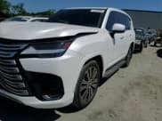 ✅ 2023 Lexus LX 600 Luxury • VIN: JTJGB7CX0P4030299 • Lot: 57625825. Wystawiony na Copart z przebiegiem 21 961 mil. Bezpłatny archiwum sprzedaży aukcyjnych z USA i szczegółowy raport historii pojazdu na DreamBid. Zdjęcie 14.
