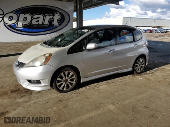 ✅ 2012 Honda Fit Sport • VIN: JHMGE8H5XCS005695 • Lot: 92938205. Listed on Copart with 139,473 mi. Free auction sales archive from the USA and detailed vehicle history report at DreamBid. Image 1.