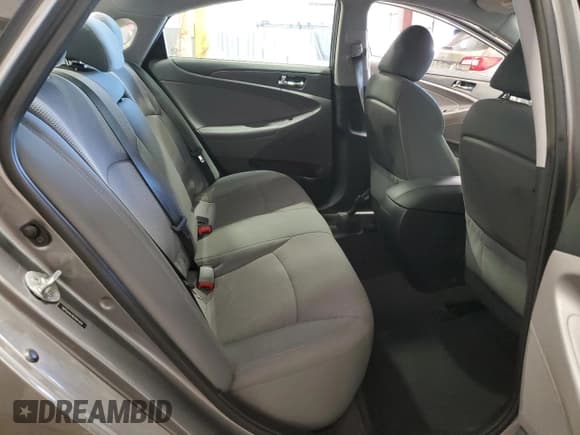 ✅ 2014 Hyundai Sonata GLS • VIN: 5NPEB4AC8EH841929 • Lot: 76492404. Listed on Copart with 149,439 mi. Free auction sales archive from the USA and detailed vehicle history report at DreamBid. Image 10.