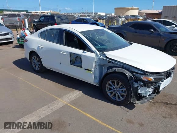 ✅ 2024 Mazda 3 S • VIN: 3MZBPAAM2RM432589 • Lot: 41948071. Listed on IAAI with 1,116 mi. Free auction sales archive from the USA and detailed vehicle history report at DreamBid. Image 1.