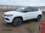 ✅ 2023 Jeep Compass Limited • VIN: 3C4NJDCNXPT569145 • Lot: 42781504. Wystawiony na IAAI z przebiegiem 39 954 mil. Bezpłatny archiwum sprzedaży aukcyjnych z USA i szczegółowy raport historii pojazdu na DreamBid. Zdjęcie 2.