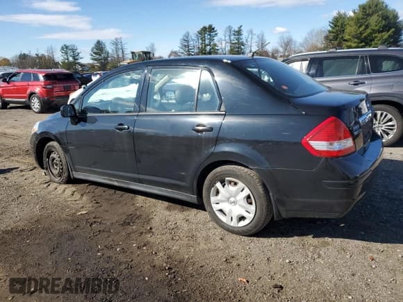 ✅ 2011 Nissan Versa S • VIN: 3N1BC1AP6BL413180 • Lot: 91616235. Listed on Copart with 82,263 mi. Free auction sales archive from the USA and detailed vehicle history report at DreamBid. Image 2.