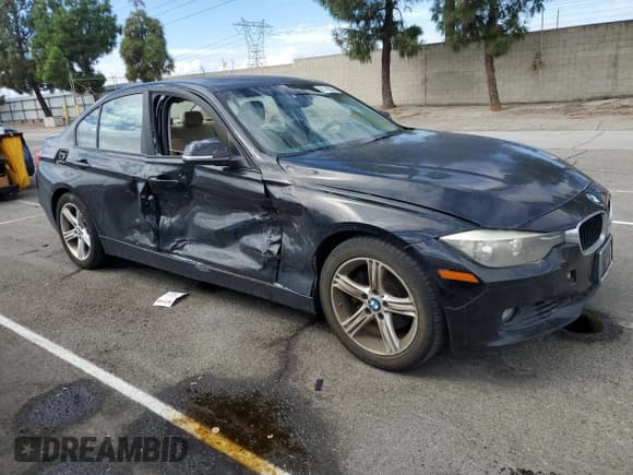 ✅ 2013 BMW 3 Series 328i • VIN: WBA3C1G51DNR47811 • Лот: 81149315. Опубликован ранее на Copart с пробегом 149 869 миль. Бесплатный доступ к архиву аукционных продаж из США и подробный отчёт об истории автомобиля на DreamBid. Изображение 4.