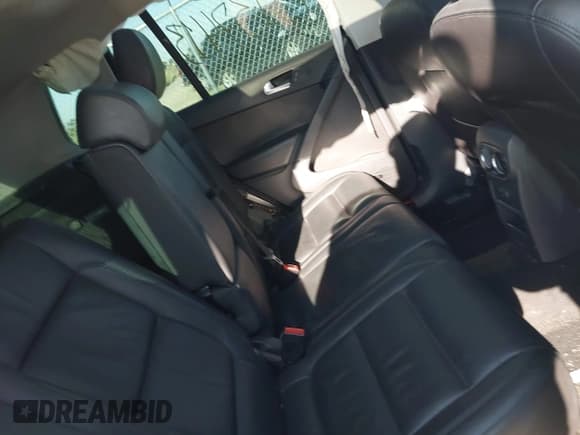 ✅ 2016 Volkswagen Tiguan SEL • VIN: WVGBV7AX2GW537535 • Lot: 43137413. Wystawiony na IAAI z przebiegiem 147 856 mil. Bezpłatny archiwum sprzedaży aukcyjnych z USA i szczegółowy raport historii pojazdu na DreamBid. Zdjęcie 8.