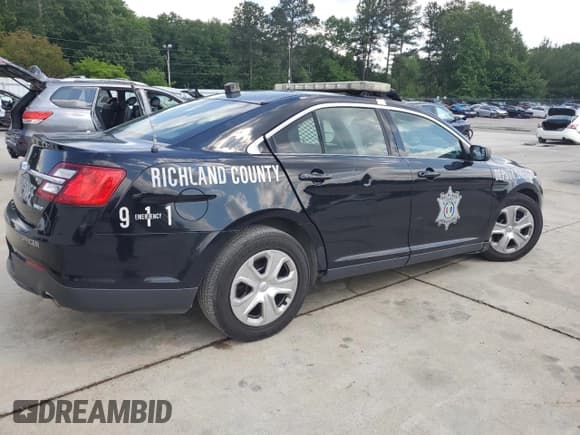 ✅ 2018 Ford Police Interceptor • VIN: 1FAHP2MK6JG123886 • Lot: 55850245. Listed on Copart with 153,539 mi. Free auction sales archive from the USA and detailed vehicle history report at DreamBid. Image 3.