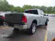 2024 Ram 1500 SLT z VIN 1C6RR6GG7RS122639, wystawiony jako IAAI lot #42777473 z przebiegiem 46 397 mil mil oraz . Historia ofert i sprzedaży dostępna na DreamBid. Obrazek 4.