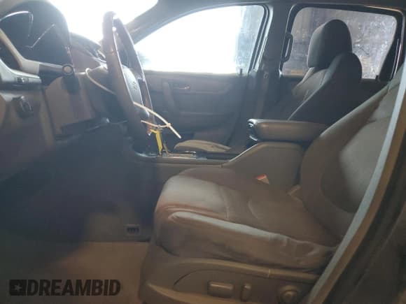 ✅ 2015 Chevrolet Traverse LT • VIN: 1GNKRHKD0FJ104253 • Lot: 91484635. Wystawiony na Copart z przebiegiem 214 821 mil. Bezpłatny archiwum sprzedaży aukcyjnych z USA i szczegółowy raport historii pojazdu na DreamBid. Zdjęcie 7.