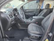 ✅ 2021 Chevrolet Equinox LT • VIN: 2GNAXKEV7M6102562 • Lot: 91629835. Wystawiony na Copart z przebiegiem 94 709 mil. Bezpłatny archiwum sprzedaży aukcyjnych z USA i szczegółowy raport historii pojazdu na DreamBid. Zdjęcie 7.