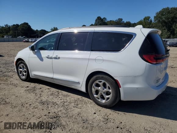 ✅ 2022 Chrysler Pacifica Limited • VIN: 2C4RC1GG8NR111710 • Lot: 82325015. Wystawiony na Copart z przebiegiem 86 093 mil. Bezpłatny archiwum sprzedaży aukcyjnych z USA i szczegółowy raport historii pojazdu na DreamBid. Zdjęcie 2.