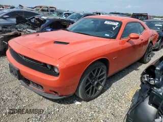 ✅ 2017 Dodge Challenger R/T • VIN: 2C3CDZBT4HH633206 • Lot: 67992673. Wystawiony na Copart z przebiegiem 51 494 mil. Bezpłatny archiwum sprzedaży aukcyjnych z USA i szczegółowy raport historii pojazdu na DreamBid. Zdjęcie 1.