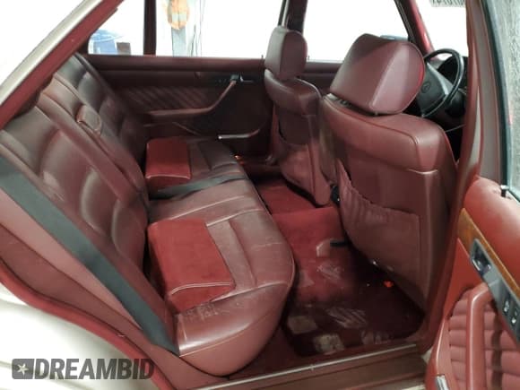 ✅ 1990 Mercedes-Benz 560 • VIN: WDBCA39E7LA517710 • Lot: 85307074. Listed on Copart with 225,233 mi. Free auction sales archive from the USA and detailed vehicle history report at DreamBid. Image 10.