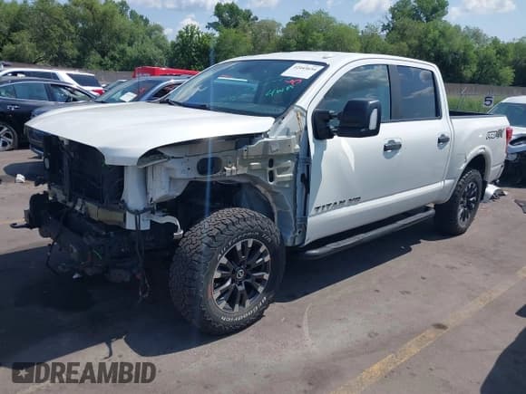 ✅ 2018 Nissan Titan S • VIN: 1N6AA1E54JN551139 • Lot: 42443654. Wystawiony na IAAI z przebiegiem 61 287 mil. Bezpłatny archiwum sprzedaży aukcyjnych z USA i szczegółowy raport historii pojazdu na DreamBid. Zdjęcie 2.