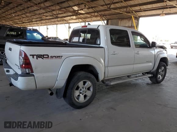 ✅ 2015 Toyota Tacoma PreRunner • VIN: 3TMJU4GNXFM175959 • Lot: 57895825. Listed on Copart with 157,955 mi. Free auction sales archive from the USA and detailed vehicle history report at DreamBid. Image 3.