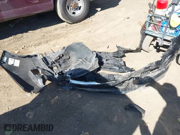 2015 Chevrolet Malibu LT z VIN 1G11C5SL6FF338694, wystawiony jako IAAI lot #43414226 z przebiegiem 107 248 mil mil oraz . Historia ofert i sprzedaży dostępna na DreamBid. Obrazek 11.