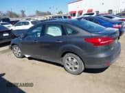 ✅ 2017 Ford Focus S • VIN: 1FADP3E24HL229578 • Lot: 41656360. Wystawiony na IAAI z przebiegiem 98 967 mil. Bezpłatny archiwum sprzedaży aukcyjnych z USA i szczegółowy raport historii pojazdu na DreamBid. Zdjęcie 15.