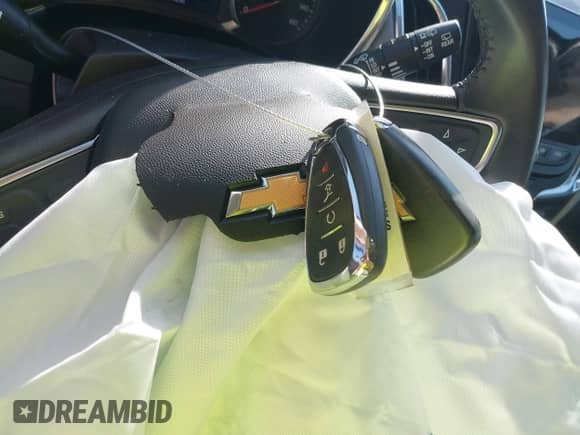 2019 Chevrolet Equinox LT with VIN 3GNAXUEV1KL319707, listed as a IAAI auction lot 43344734 with 57,212 mi miles and . Bid and sale history available at DreamBid. Image 11.