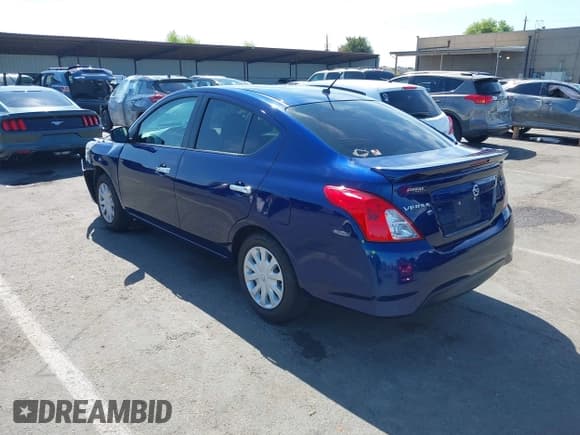 ✅ 2019 Nissan Versa S Plus • VIN: 3N1CN7AP7KL881243 • Lot: 42801930. Wystawiony na IAAI z przebiegiem 80 674 mil. Bezpłatny archiwum sprzedaży aukcyjnych z USA i szczegółowy raport historii pojazdu na DreamBid. Zdjęcie 3.