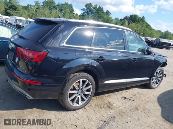 ✅ 2018 Audi Q7 Premium Plus • VIN: WA1LHAF71JD017586 • Lot: 42955330. Wystawiony na IAAI z przebiegiem 74 390 mil. Bezpłatny archiwum sprzedaży aukcyjnych z USA i szczegółowy raport historii pojazdu na DreamBid. Zdjęcie 14.