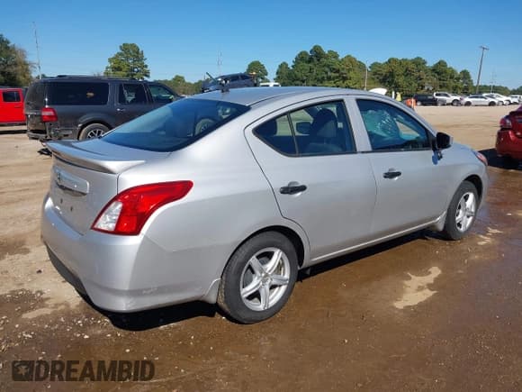 ✅ 2019 Nissan Versa S Plus • VIN: 3N1CN7AP5KL861069 • Lot: 43563233. Wystawiony na IAAI z przebiegiem 44 862 mil. Bezpłatny archiwum sprzedaży aukcyjnych z USA i szczegółowy raport historii pojazdu na DreamBid. Zdjęcie 4.