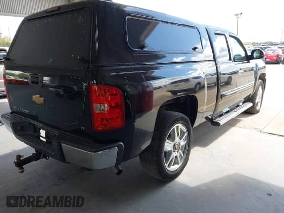 2013 Chevrolet Silverado 1500 LT with VIN 1GCRCSE02DZ272960, listed as a IAAI auction lot 43469383 with 77,796 mi miles and . Bid and sale history available at DreamBid. Image 4.