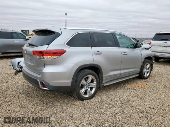 ✅ 2017 Toyota Highlander Limited Platinum • VIN: 5TDYZRFH4HS189125 • Lot: 82445495. Listed on Copart with 107,212 mi. Free auction sales archive from the USA and detailed vehicle history report at DreamBid. Image 3.