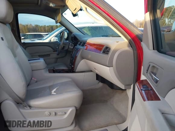 ✅ 2012 Chevrolet Tahoe LTZ • VIN: 1GNSKCE04CR318322 • Lot: 43802236. Listed on IAAI with 120,700 mi. Free auction sales archive from the USA and detailed vehicle history report at DreamBid. Image 5.