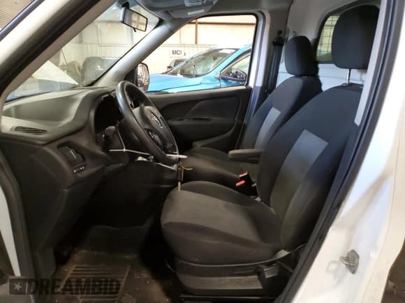 ✅ 2022 Ram ProMaster City Cargo Tradesman • VIN: ZFBHRFAB3N6W56115 • Lot: 81451375. Wystawiony na Copart z przebiegiem 28 891 mil. Bezpłatny archiwum sprzedaży aukcyjnych z USA i szczegółowy raport historii pojazdu na DreamBid. Zdjęcie 7.