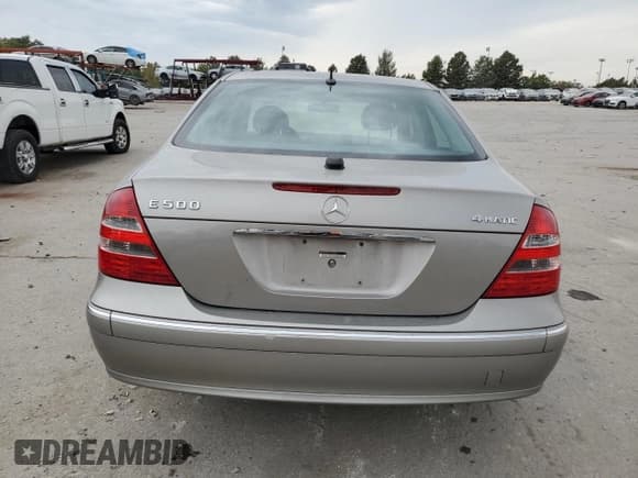 ✅ 2005 Mercedes-Benz E 500 • VIN: WDBUF83J75X170081 • Lot: 82342585. Wystawiony na Copart z przebiegiem 153 205 mil. Bezpłatny archiwum sprzedaży aukcyjnych z USA i szczegółowy raport historii pojazdu na DreamBid. Zdjęcie 6.