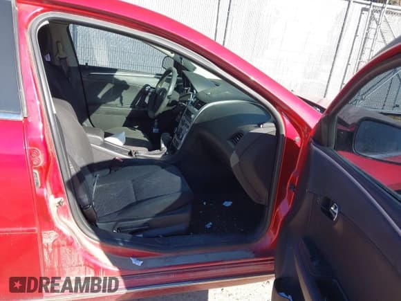 ✅ 2012 Chevrolet Malibu 1LT • VIN: 1G1ZC5E09CF238153 • Lot: 43586193. Listed on IAAI with 188,234 mi. Free auction sales archive from the USA and detailed vehicle history report at DreamBid. Image 5.