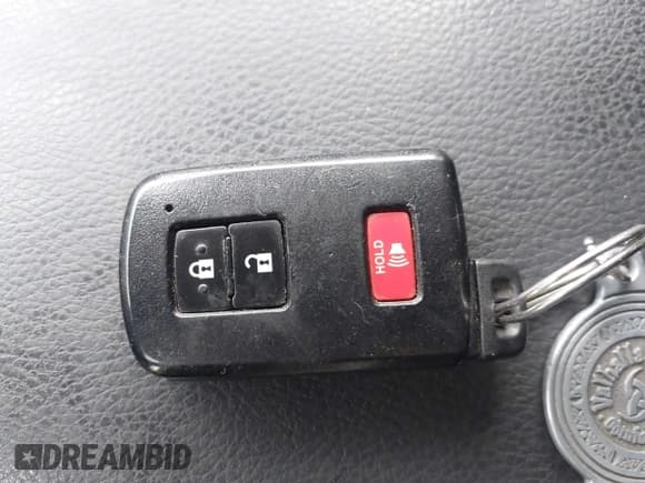 ✅ 2018 Toyota RAV4 XLE • VIN: JTMRFREV8JJ741992 • Лот: 43396927. Опубликован ранее на IAAI с пробегом 147 726 миль. Бесплатный доступ к архиву аукционных продаж из США и подробный отчёт об истории автомобиля на DreamBid. Изображение 11.