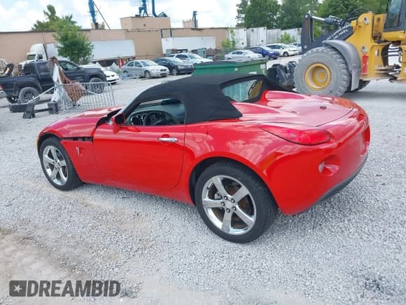 ✅ 2007 Pontiac Solstice • VIN: 1G2MB35B47Y111884 • Lot: 42924963. Listed on IAAI with 184,446 mi. Free auction sales archive from the USA and detailed vehicle history report at DreamBid. Image 3.